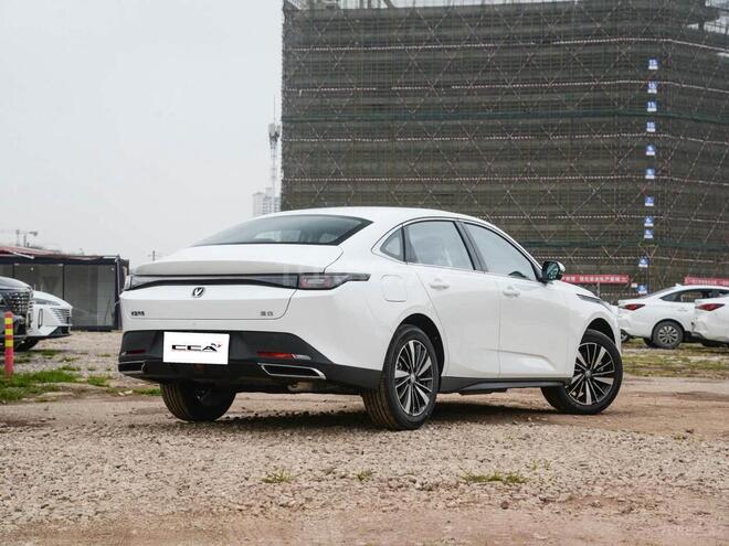 Changan Eado 2025, 0 km - 1.5 l - Bakı