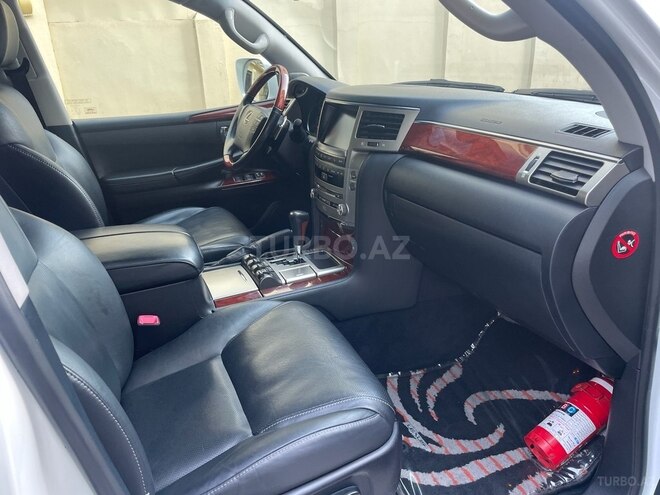 Lexus LX 570 2013, 105,235 km - 5.7 l - Bakı