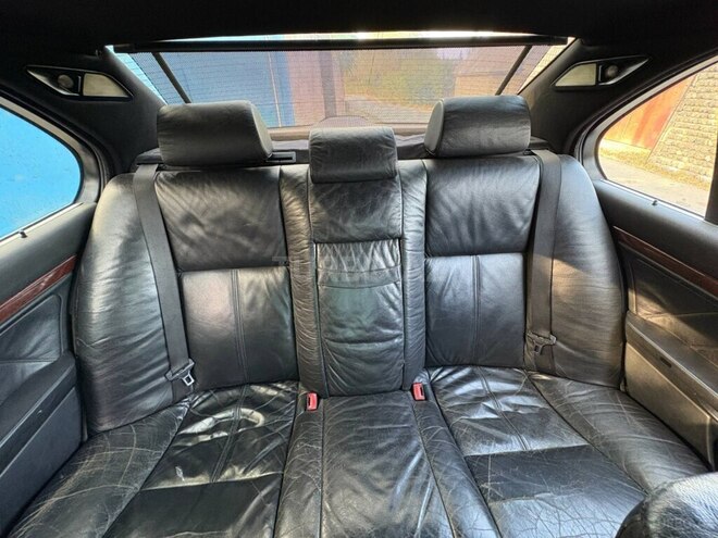 BMW 528 1998, 404,000 km - 2.8 l - Astara