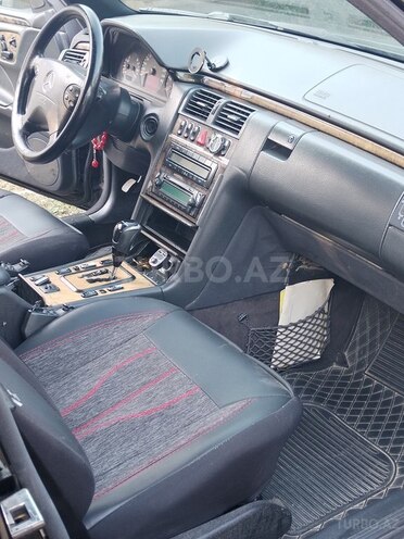 Mercedes E 270 2001, 828,000 km - 2.7 л - Zərdab