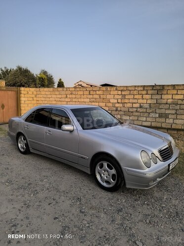 Mercedes E 200 2000, 271,596 km - 2.0 l - İmişli