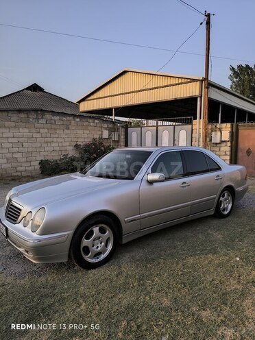 Mercedes E 200 2000, 271,596 km - 2.0 l - İmişli
