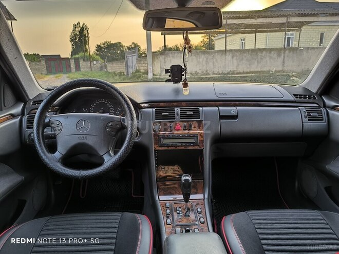 Mercedes E 200 2000, 271,596 km - 2.0 l - İmişli