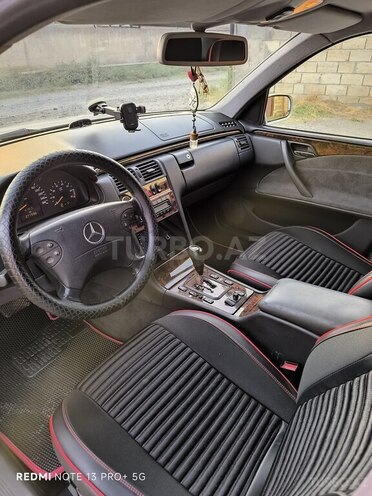 Mercedes E 200 2000, 271,596 km - 2.0 l - İmişli