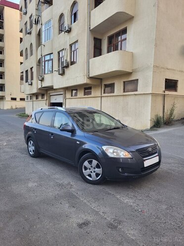 Kia  2008, 450,000 km - 1.6 l - Bakı