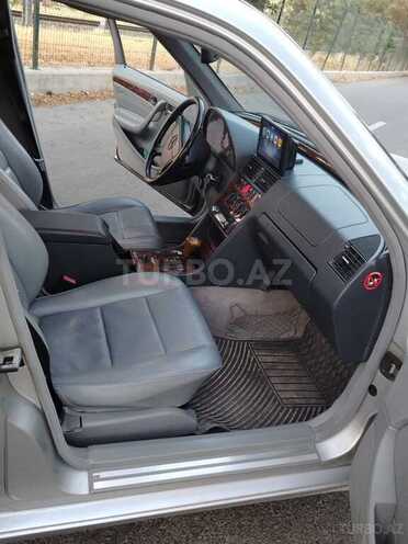 Mercedes C 230 2000, 214,000 km - 2.3 л - Bakı