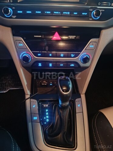 Hyundai Elantra 2017, 176,000 km - 2.0 l - Bakı
