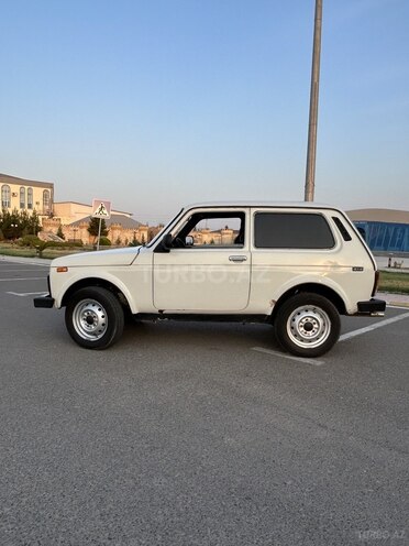 LADA (VAZ) Niva 1999, 120,000 km - 1.7 l - Saatlı