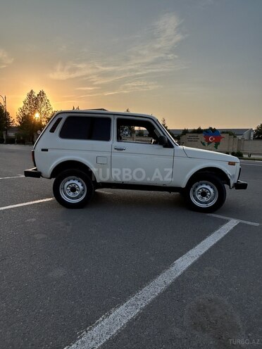 LADA (VAZ) Niva 1999, 120,000 km - 1.7 l - Saatlı