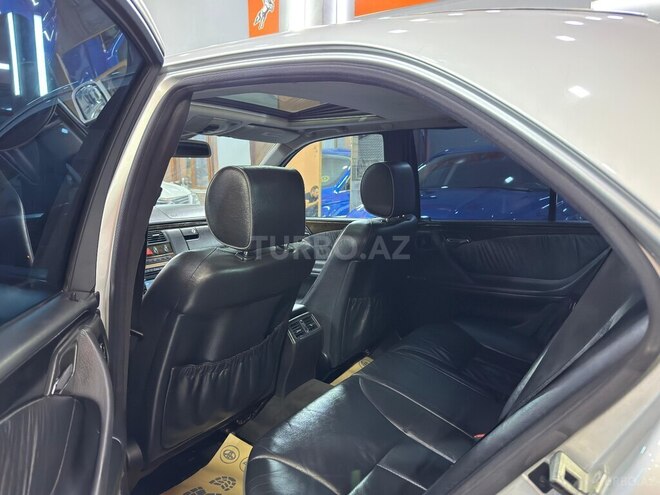Mercedes E 240 2000, 265,393 km - 2.4 l - Xırdalan