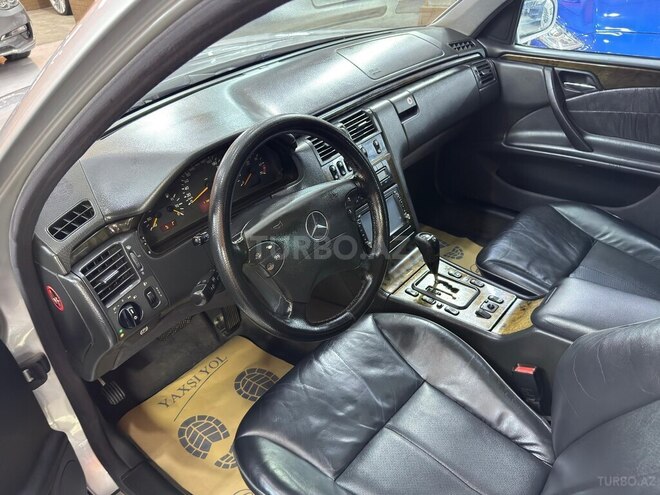 Mercedes E 240 2000, 265,393 km - 2.4 l - Xırdalan