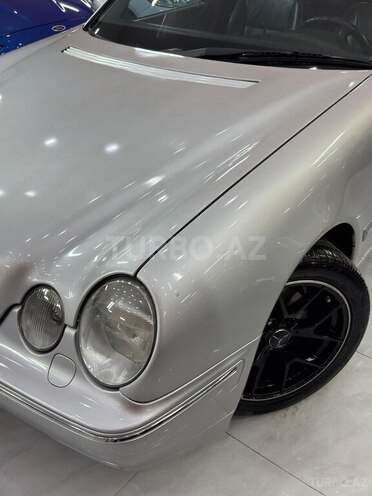 Mercedes E 240 2000, 265,393 km - 2.4 l - Xırdalan