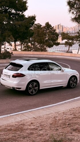 Porsche Cayenne Turbo S 2014, 176,000 km - 4.8 l - Bakı