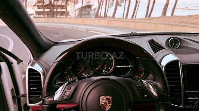 Porsche Cayenne Turbo S 2014, 176,000 km - 4.8 l - Bakı