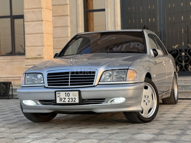 Mercedes C 200 2000, 361,000 km - 2.0 l - Saatlı