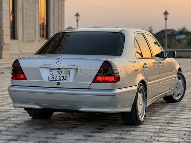 Mercedes C 200 2000, 361,000 km - 2.0 l - Saatlı