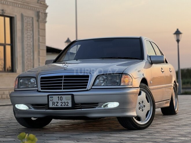 Mercedes C 200 2000, 361,000 km - 2.0 l - Saatlı