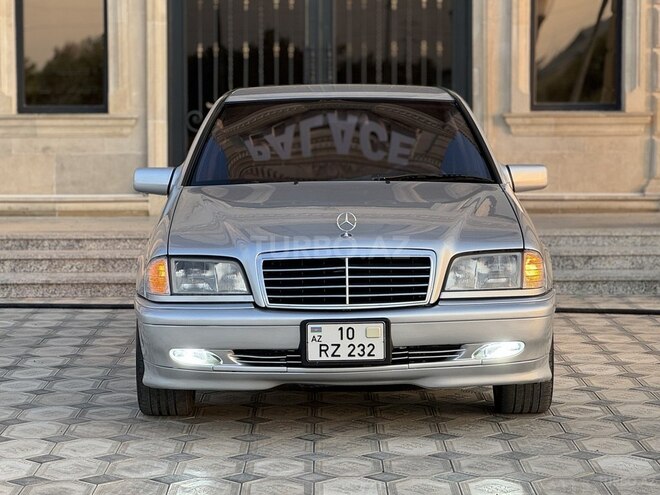 Mercedes C 200 2000, 361,000 km - 2.0 l - Saatlı