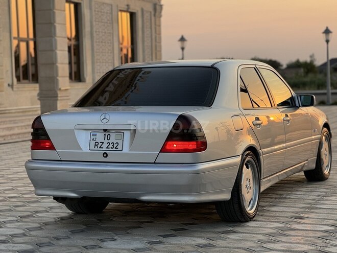 Mercedes C 200 2000, 361,000 km - 2.0 l - Saatlı