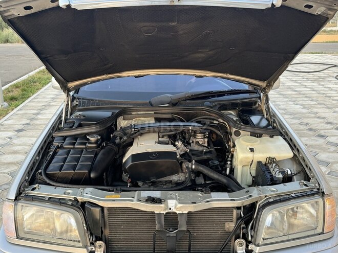 Mercedes C 200 2000, 361,000 km - 2.0 l - Saatlı
