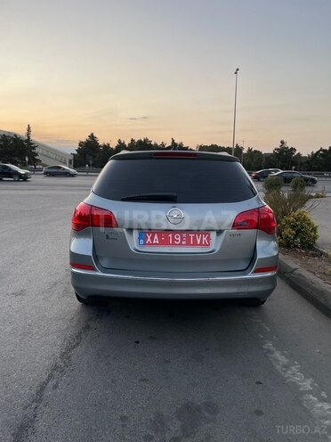 Opel Astra 2015, 147,300 km - 1.6 l - Bakı
