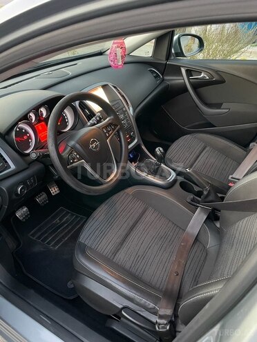 Opel Astra 2015, 147,300 km - 1.6 l - Bakı