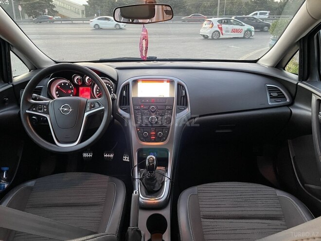 Opel Astra 2015, 147,300 km - 1.6 l - Bakı