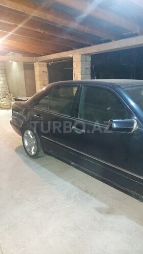 Mercedes E 420 1996, 222,222 km - 4.2 l - Quba