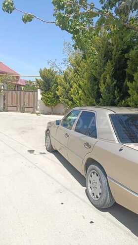 Mercedes E 250 1993, 370,000 km - 2.5 l - Bakı