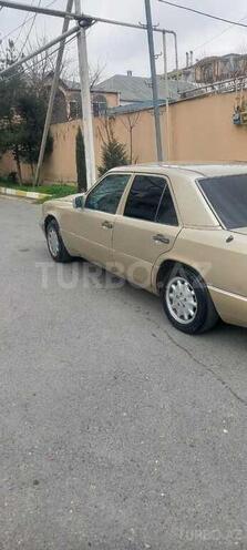 Mercedes E 250 1993, 370,000 km - 2.5 l - Bakı