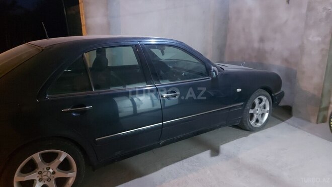 Mercedes E 420 1996, 222,000 km - 4.2 l - Quba