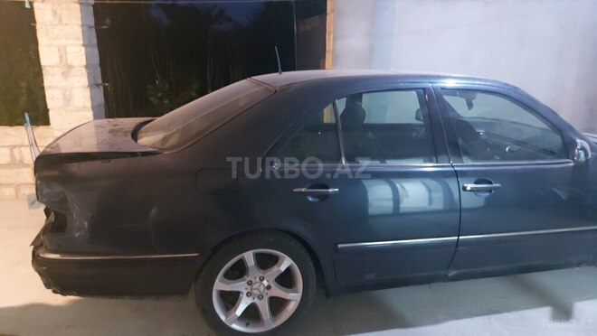 Mercedes E 420 1996, 222,000 km - 4.2 l - Quba