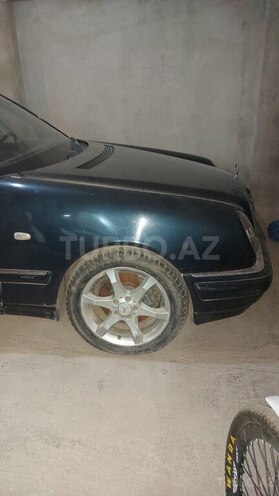 Mercedes E 420 1996, 222,000 km - 4.2 l - Quba