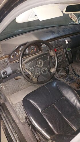 Mercedes E 420 1996, 222,000 km - 4.2 l - Quba
