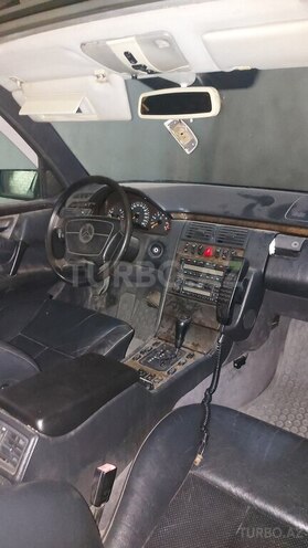 Mercedes E 420 1996, 222,000 km - 4.2 l - Quba