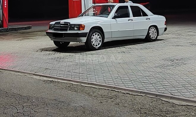 Mercedes 190 1991, 300,000 km - 2.0 л - Masallı