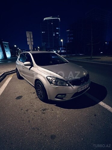 Kia Ceed 2010, 297,000 km - 1.6 л - Bakı