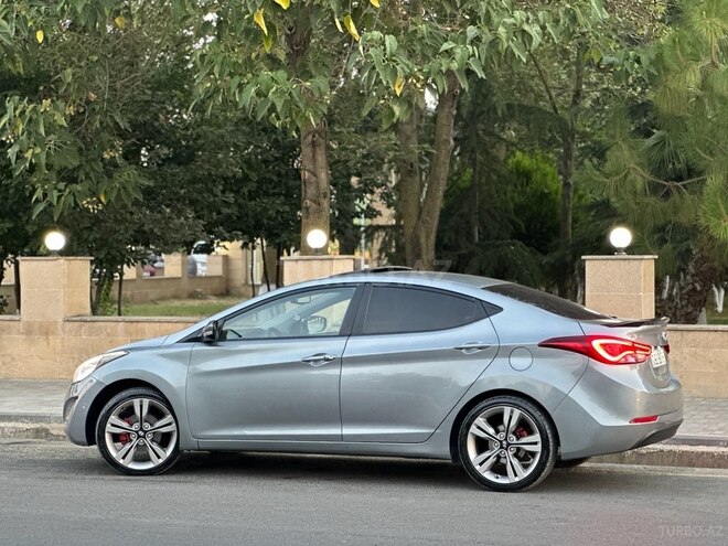 Hyundai Elantra 2013, 230,000 km - 1.8 l - Masallı