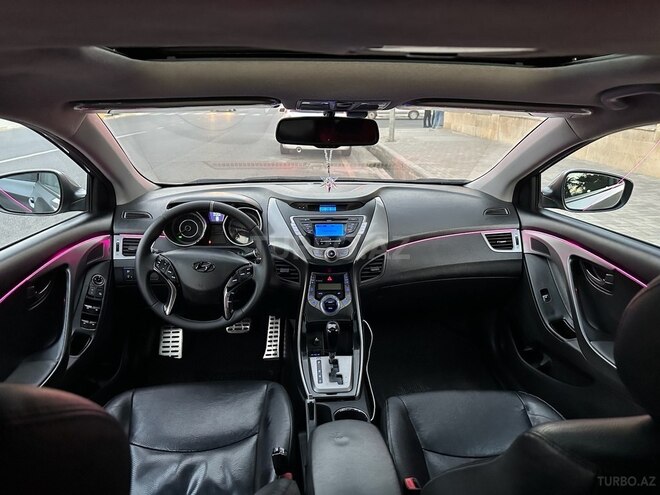 Hyundai Elantra 2013, 230,000 km - 1.8 l - Masallı