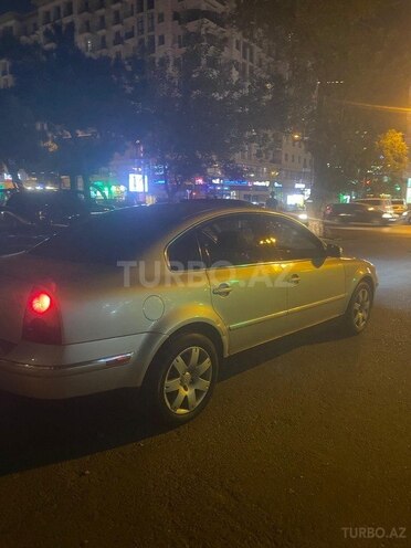 Volkswagen Passat 2002, 237,000 km - 2.8 l - Bakı