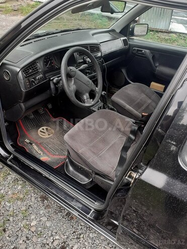 Volkswagen Golf 1997, 370,903 km - 2.0 l - Qax