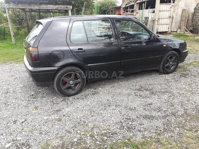 Volkswagen Golf 1997, 370,903 km - 2.0 l - Qax