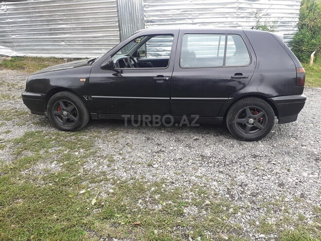 Volkswagen Golf 1997, 370,903 km - 2.0 l - Qax