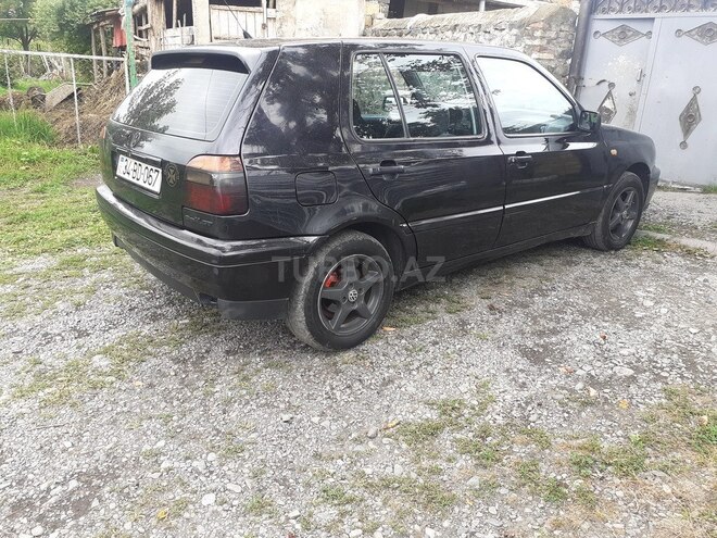 Volkswagen Golf 1997, 370,903 km - 2.0 l - Qax