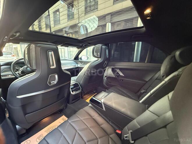 BMW i7 2023, 11,000 km - 0.0 l - Bakı