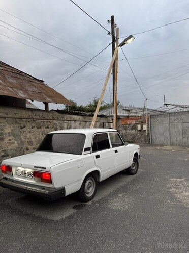 LADA (VAZ) 2107 2007, 268,000 km - 1.6 l - Qax