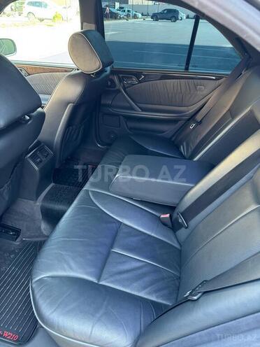 Mercedes E 200 2002, 240,000 km - 2.0 л - Bakı