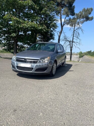 Opel Astra 2006, 275,000 km - 1.4 l - Quba