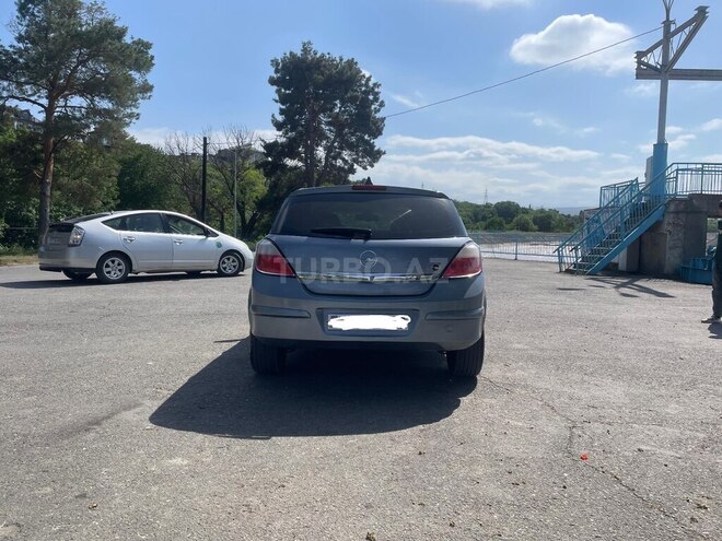 Opel Astra 2006, 275,000 km - 1.4 l - Quba