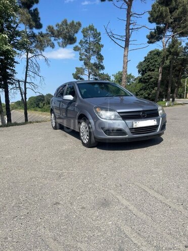 Opel Astra 2006, 275,000 km - 1.4 l - Quba